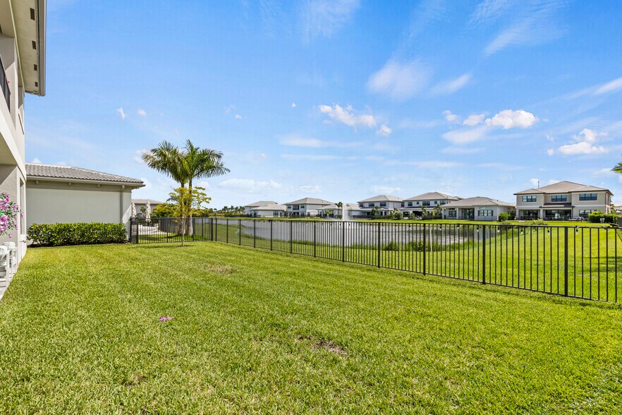 Building Photo - 12884 Wingspan Ct