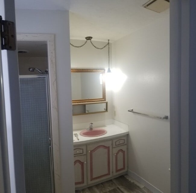Building Photo - 4 Bed, 3 Bath HOME in Rexburg