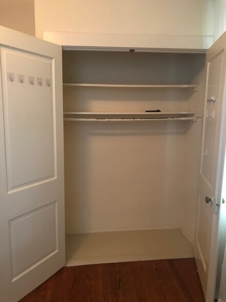 Bedroom Closet - 4 Fontainebleau Dr