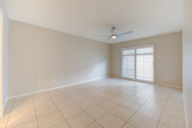 Building Photo - 11830 Oak Meadow Dr