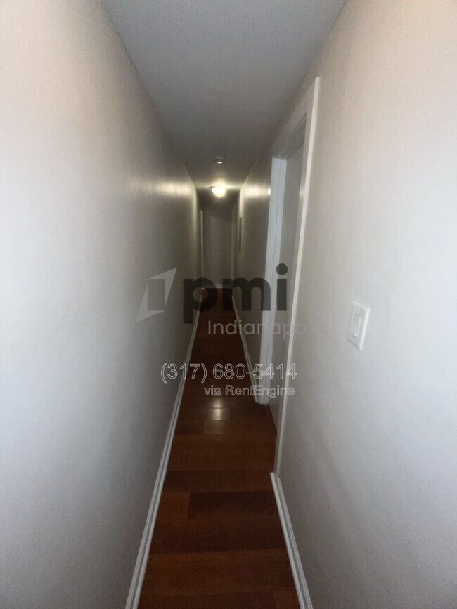 Building Photo - 402 N Delaware St