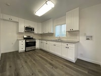 Building Photo - Stunning 2 Bedroom 1 Bath Home in a Private Oasis!