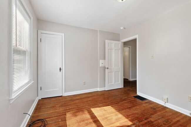 Building Photo - 1355 Ida Ave