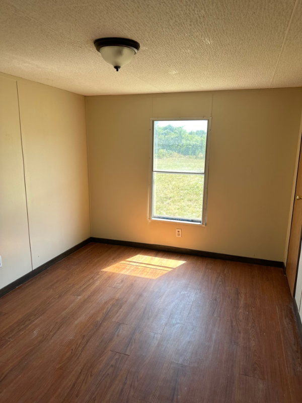 Building Photo - 400 Lorena Meadows Dr