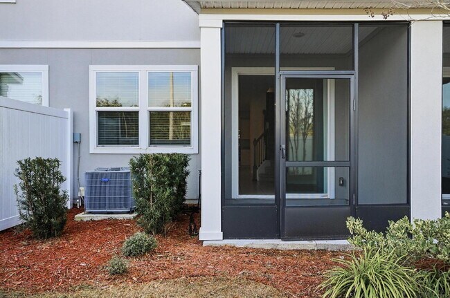Building Photo - 165 Redbud Rd