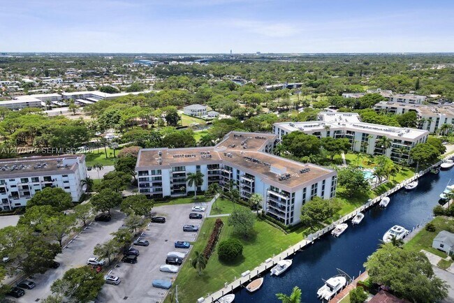 Building Photo - 1101 River Reach Dr