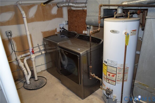 Building Photo - 422 W Clay St