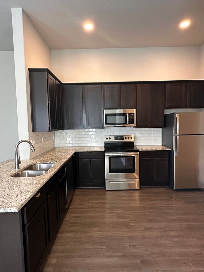 Building Photo - 604-606 Grayson Ln