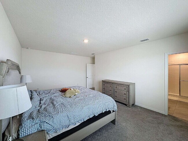Building Photo - 8379 Ender Hls Dr