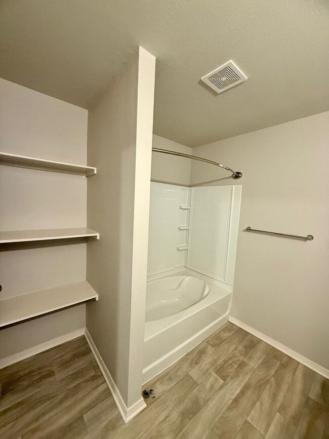 Building Photo - 3008 Emerald Pk Trl