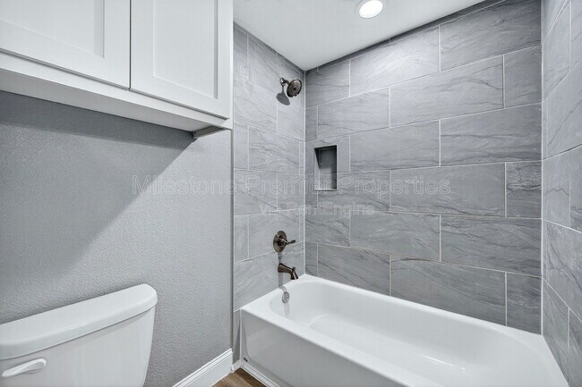 Building Photo - 1803 W Hull St