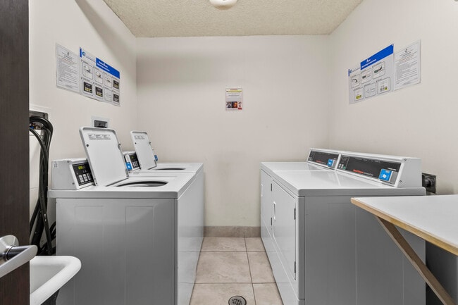 Building Photo - 2801 NE 183rd St