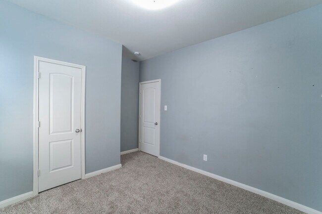 Building Photo - 6220 Obsidian Creek Dr