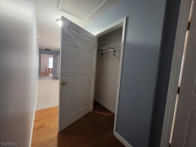 Building Photo - 272 US-206