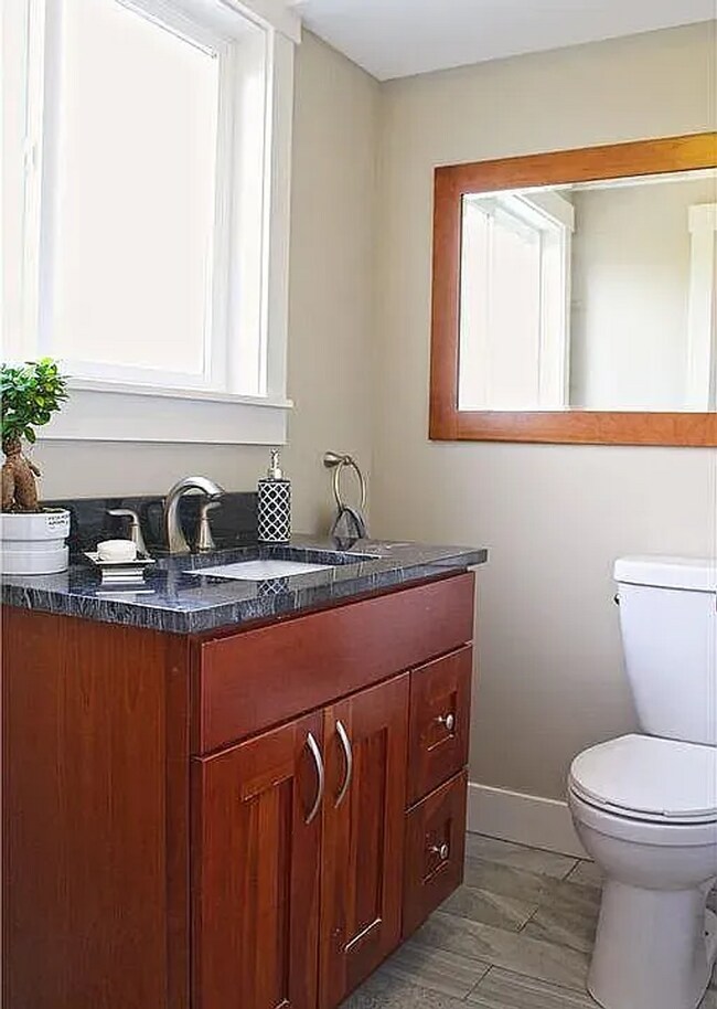 Building Photo - Stunning Somerset Home with Breathtaking City, Mountain & Lake Views – 5 Bedrooms, Gourmet Kitchen