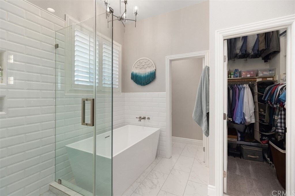 Building Photo - 3401 S Main St