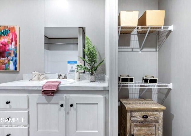 Building Photo - 6645 Daylily