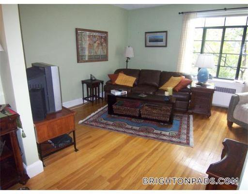 Building Photo - 97 Strathmore Rd