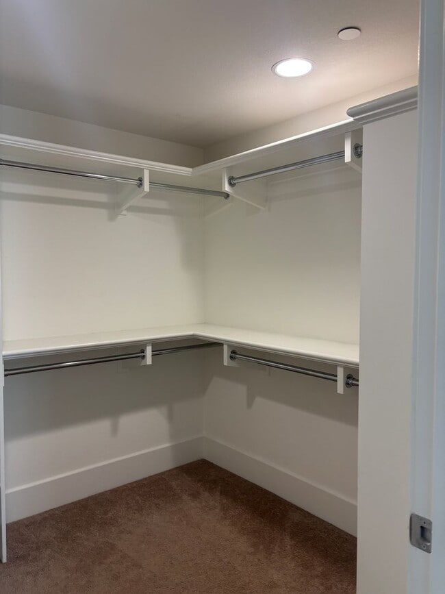 Building Photo - Welcome Home to Grafton Terrace! Ideally l...