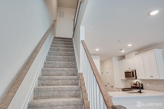 Building Photo - 317 Sadie Cir