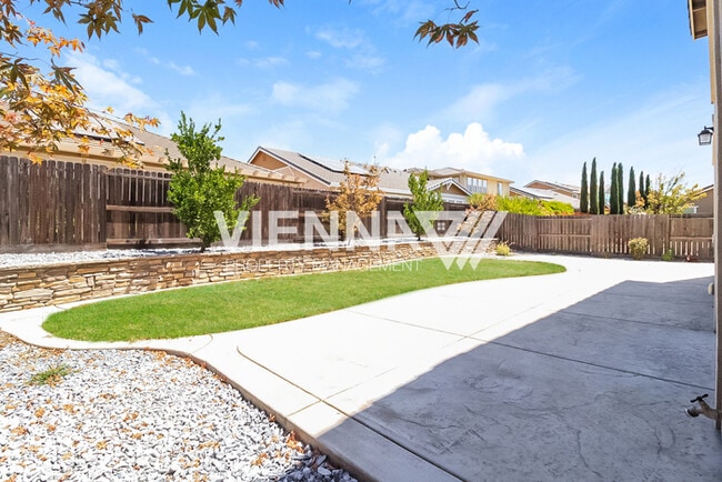 Building Photo - 12702 Thornberg Way
