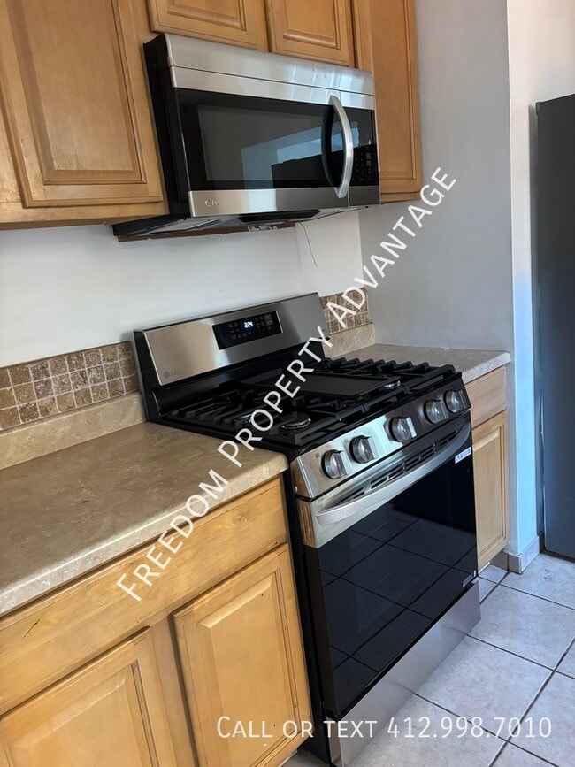 Building Photo - 2642 Mt Royal Rd