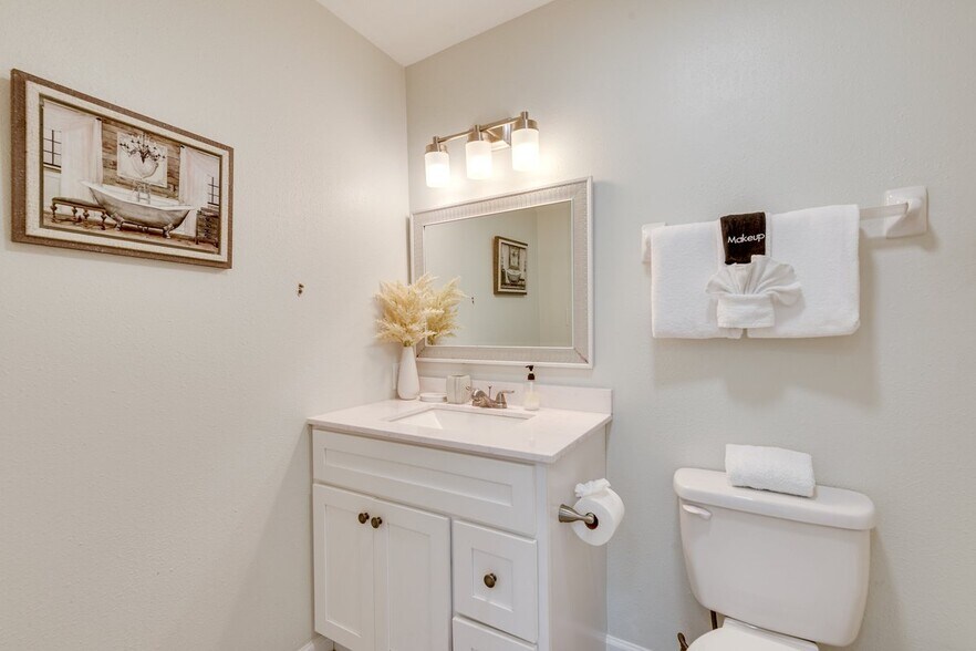 Building Photo - 200 Sandestin Ln