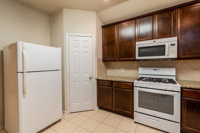 Building Photo - Charming 3-Bedroom Home in the Heart of Ho...