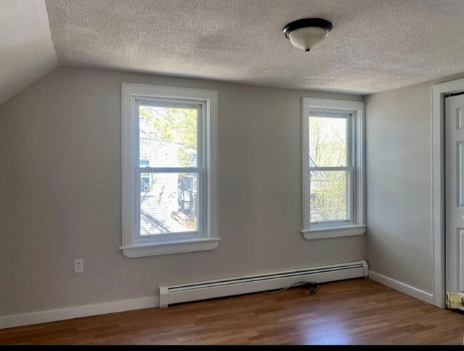 Building Photo - 14 Springfield Ct