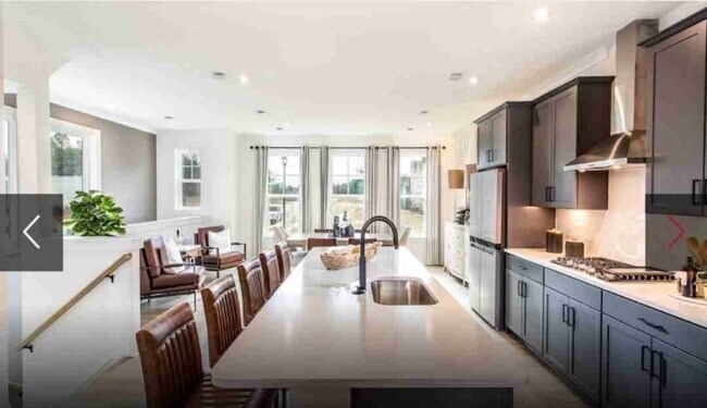 Building Photo - 3443 Catalan Aly