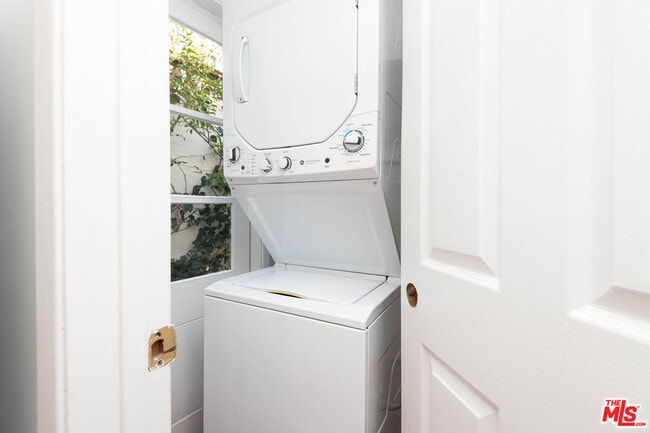 Building Photo - 522 N Alta Vista Blvd