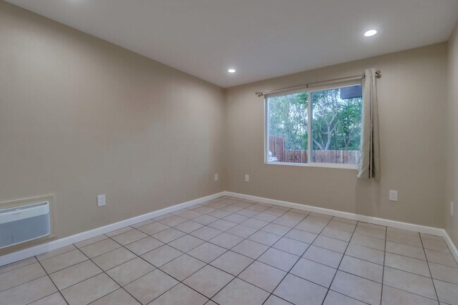 Building Photo - Barcelona Ridge Estates