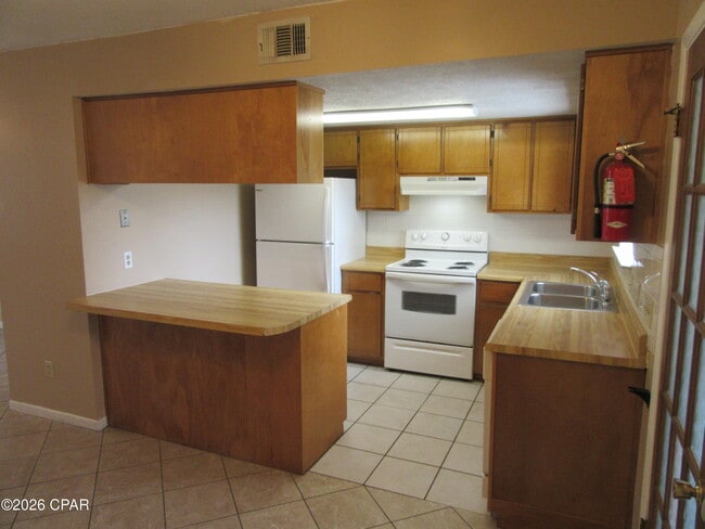 Building Photo - 830 West St