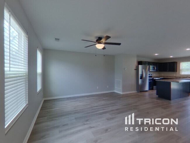 Building Photo - 120 Castlebrook Dr