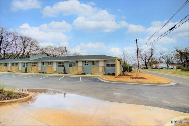 Building Photo - 4302 Knight Rd SW