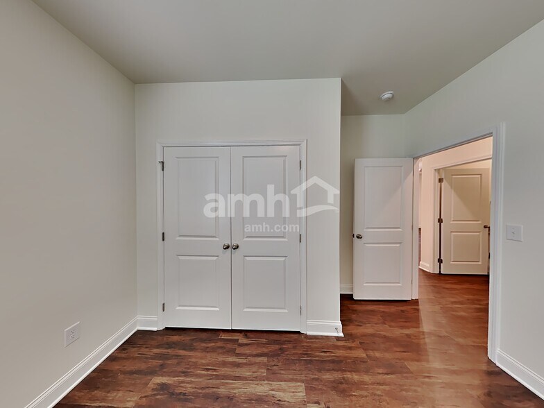 Building Photo - 824 Headland Wy