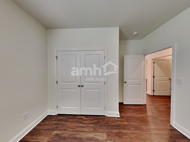 Building Photo - 824 Headland Wy