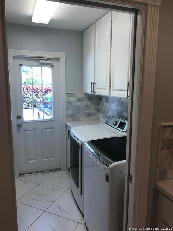 Building Photo - 2977 E Community Dr