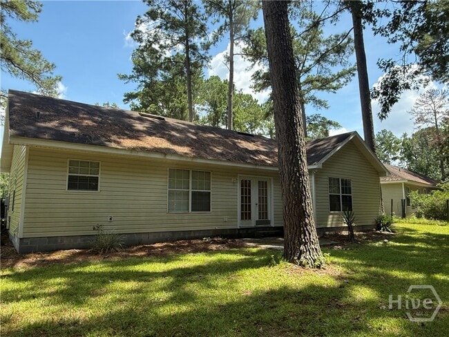 Building Photo - 211 Woodbury Ln