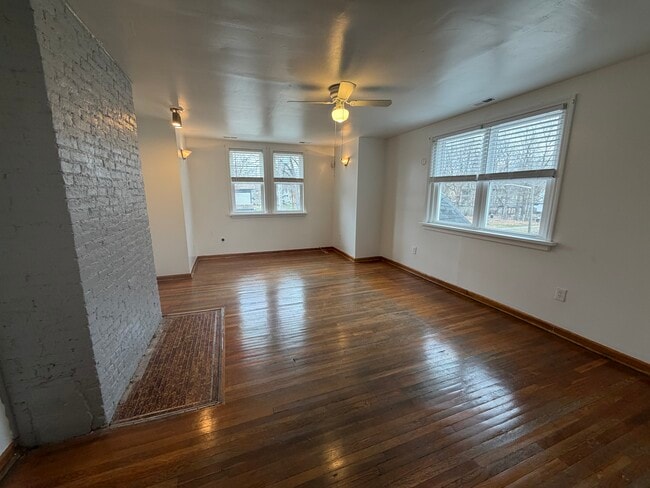 Building Photo - 121 Kellogg St