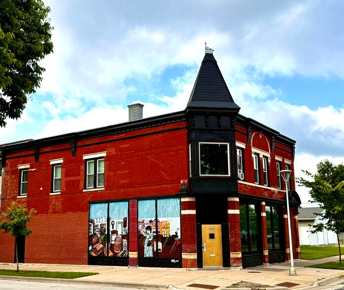 Primary Photo - 830 Vine St