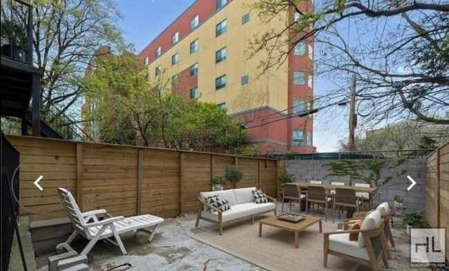 Building Photo - 855 Herkimer St