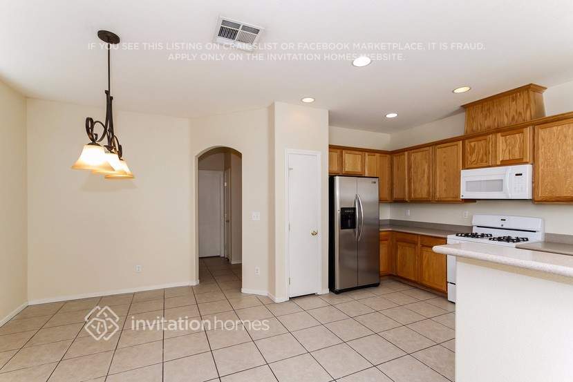 Building Photo - 6674 Frances Celia Ave
