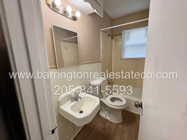 Building Photo - 817 Overton Ave