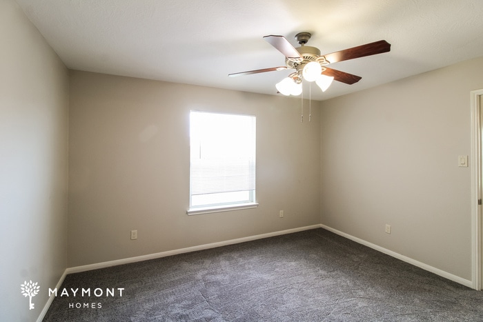 Building Photo - 5047 Gulf Stream Ln