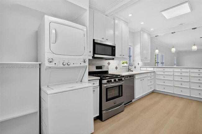 Building Photo - 123 N Ocean Breeze