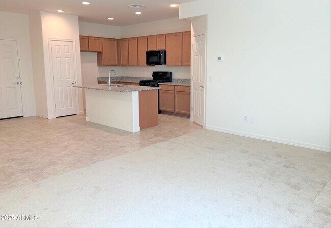 Building Photo - 3916 S 58th Ln