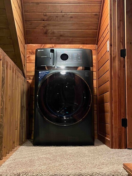 Building Photo - 511 N Aspen St