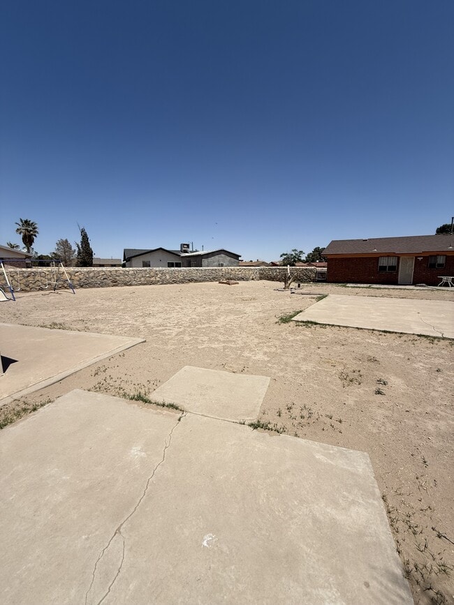 Building Photo - 8403 Villanova Dr