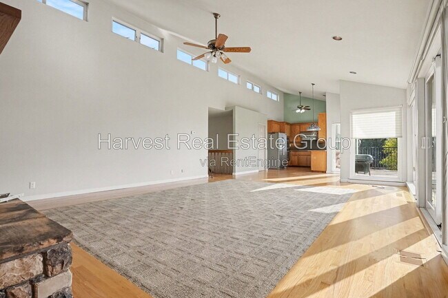 Building Photo - 2652 Hillcrest Ave